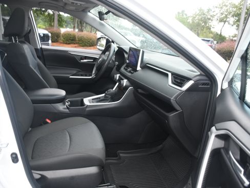 Used 2024 Toyota RAV4 XLE w/ Convenience Package FWD image 20