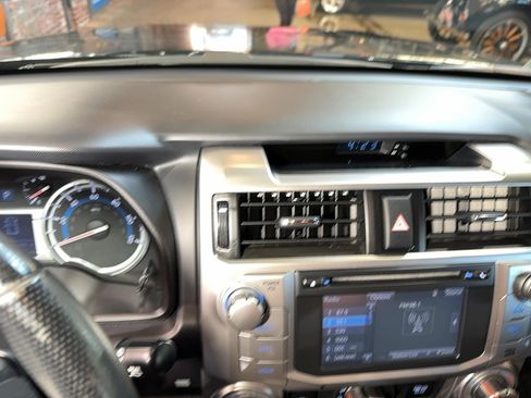 Used 2014 Toyota 4Runner SR5 image 33