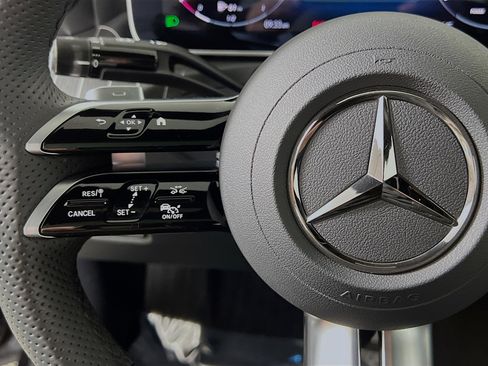 Used 2025 Mercedes-Benz CLE 300 4MATIC Coupe image 19