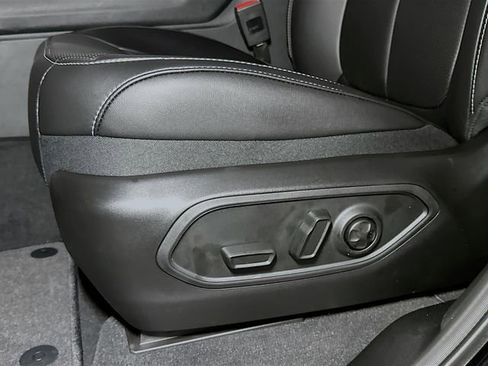 New 2025 Jeep Grand Cherokee L Limited w/ Luxury Tech Group II image 13