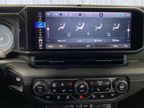 Certified 2024 Jeep Gladiator Mojave image 17