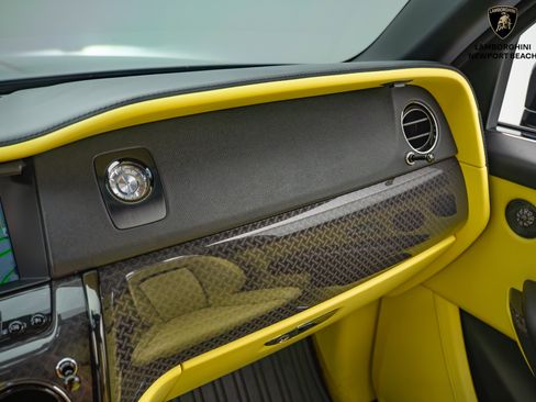 Used 2022 Rolls-Royce Cullinan Black Badge w/ Dark Exterior Package image 36