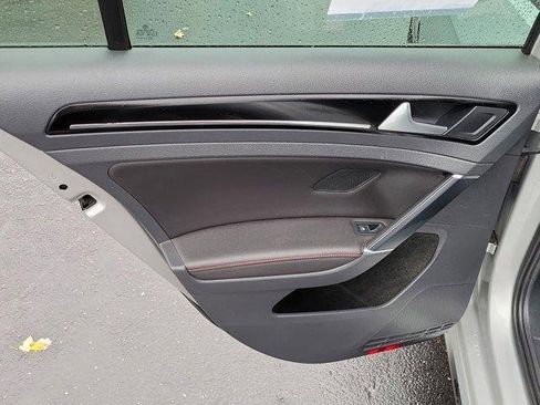 Used 2015 Volkswagen GTI SE image 8