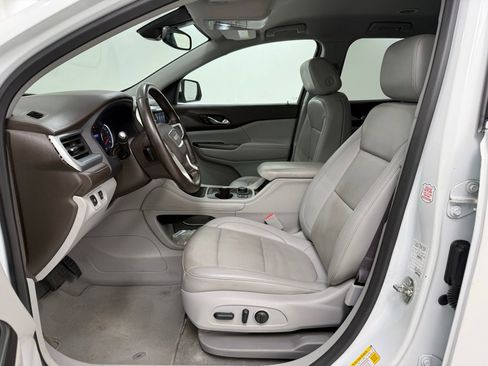 Used 2023 GMC Acadia SLT image 13