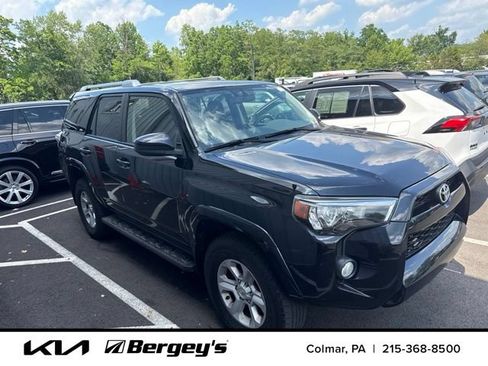 Used 2017 Toyota 4Runner SR5 AWD/4WD image 1