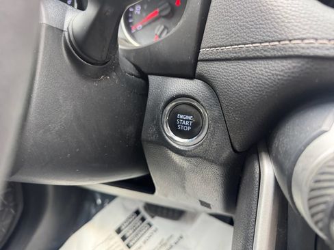 Used 2021 Toyota RAV4 XLE AWD/4WD image 20