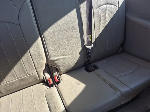 Used 2015 GMC Acadia Denali FWD image 23