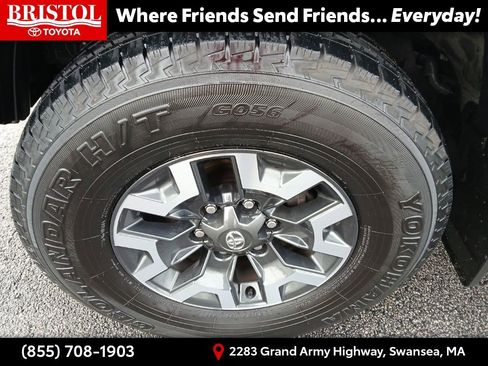 Used 2022 Toyota Tacoma TRD Off-Road image 13