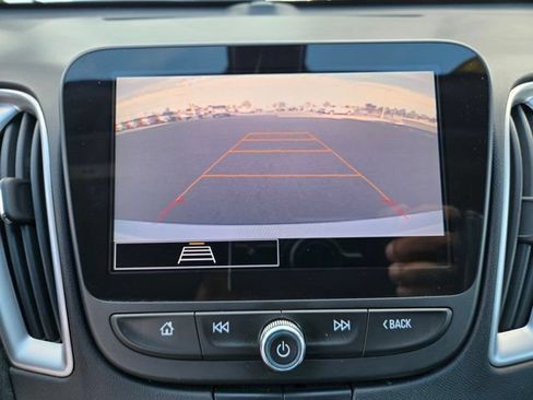 Used 2021 Chevrolet Malibu LS FWD image 14