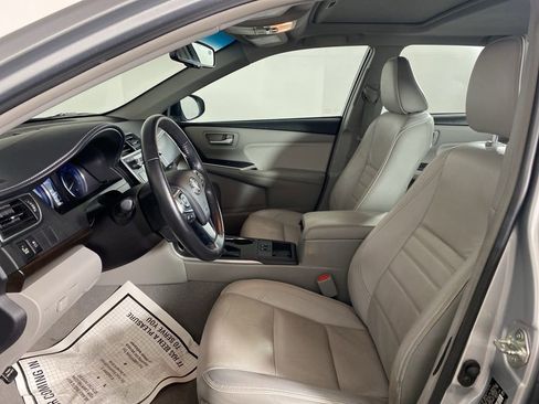Used 2015 Toyota Camry XLE w/ Moonroof Package FWD image 17
