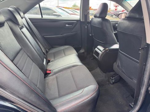 Used 2017 Toyota Camry SE FWD image 13