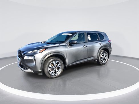 Used 2023 Nissan Rogue SV image 4