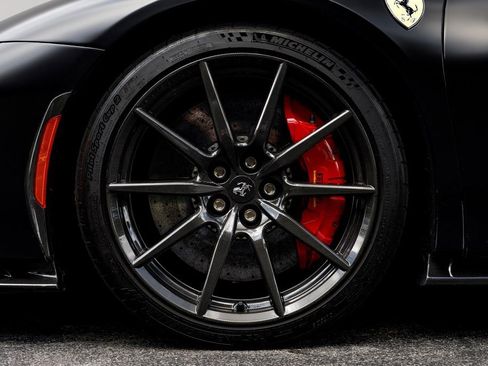 Used 2022 Ferrari SF90 Spider image 40