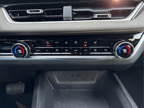 Used 2026 Chevrolet Equinox LT w/ Convenience Package II image 17