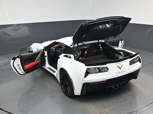 Used 2016 Chevrolet Corvette Z06 w/ 2LZ Preferred Equipment Group image 30