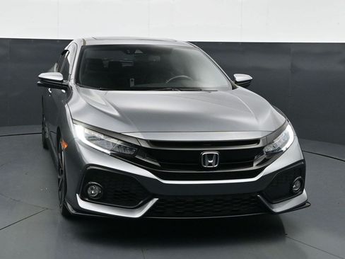 Used 2018 Honda Civic Sport Touring image 2