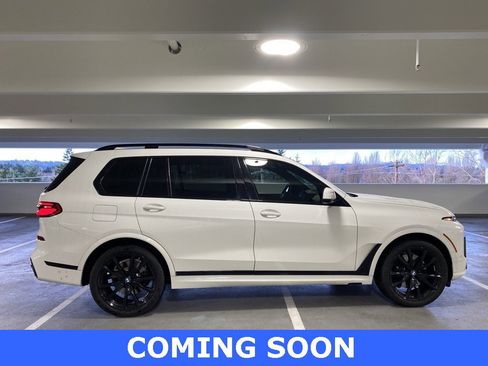 Used 2023 BMW X7 xDrive40i w/ M Sport Package image 5
