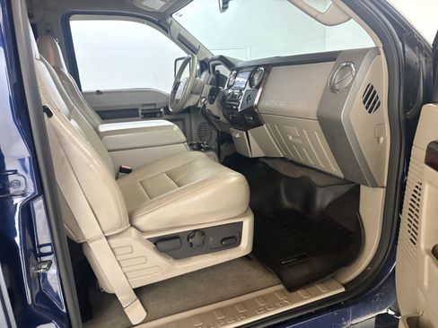 Used 2010 Ford F250 Lariat image 17