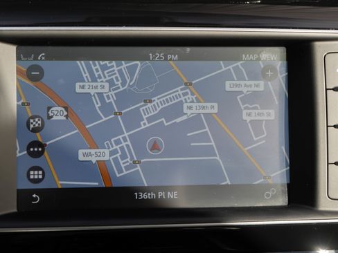 Used 2018 Jaguar XE Prestige image 18