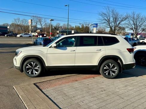 New 2026 Volkswagen Atlas SE image 4