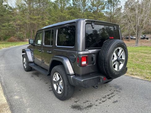 Used 2021 Jeep Wrangler Unlimited Sahara image 7