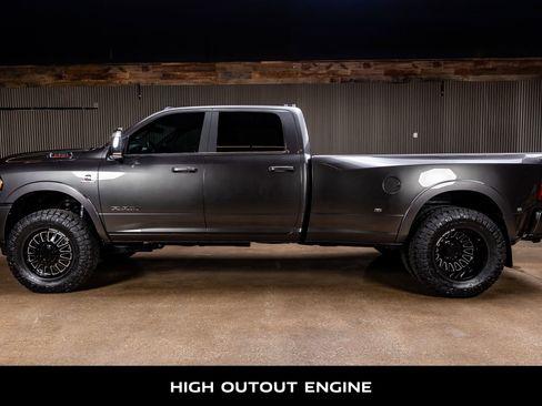 Used 2024 RAM 3500 Limited w/ Towing Technology Group image 6