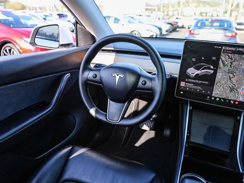 Used 2020 Tesla Model Y Long Range AWD/4WD image 4