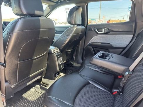 Used 2025 Jeep Compass Latitude w/ Sun & Sound Group image 7