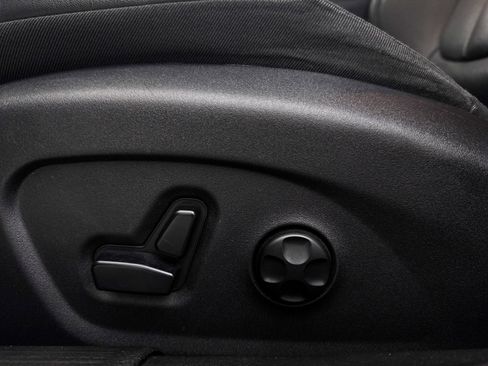 Used 2015 Chrysler 200 C w/ Navigation & Sound Group I image 27