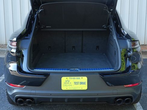 Used 2025 Porsche Cayenne Coupe AWD/4WD image 10