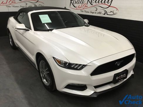 Used 2017 Ford Mustang Convertible image 13
