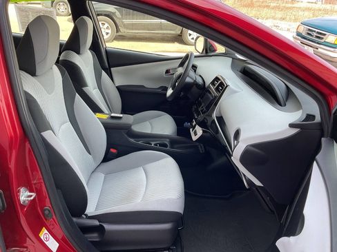 Used 2017 Toyota Prius Two w/ Prius Two Safety Plus Package image 34