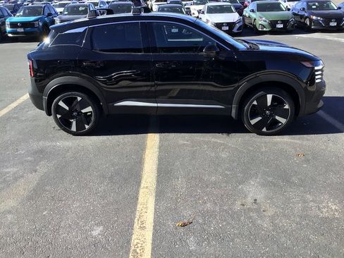 New 2026 Nissan Kicks SR w/ Cold Weather Package image 6