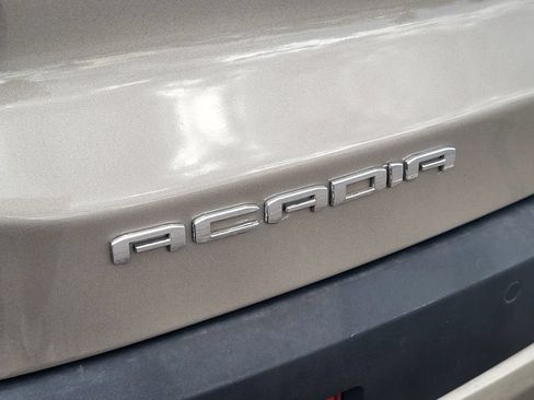 Used 2023 GMC Acadia SLT AWD/4WD image 8