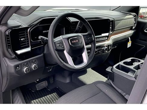 New 2026 GMC Sierra 1500 SLE image 7