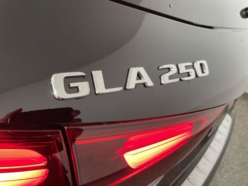 Certified 2025 Mercedes-Benz GLA 250 image 30
