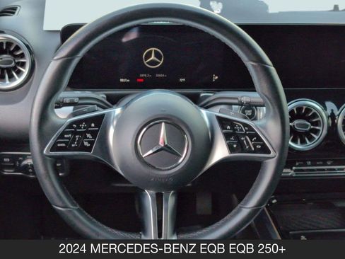 Used 2024 Mercedes-Benz EQB 250+ image 12