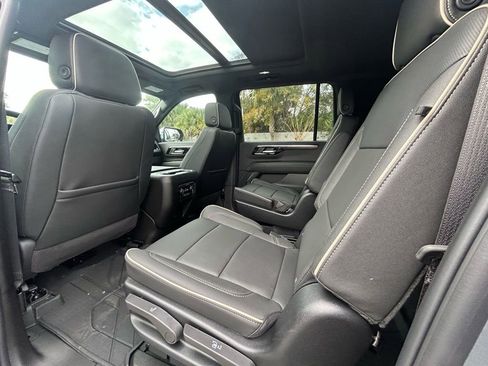 New 2026 Chevrolet Suburban Premier w/ Sun And Tow Package AWD/4WD image 15