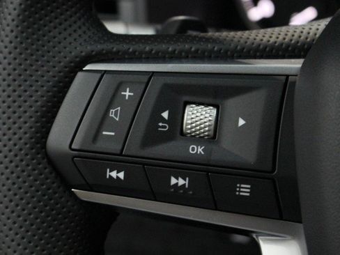 New 2025 Mitsubishi Outlander SE image 9