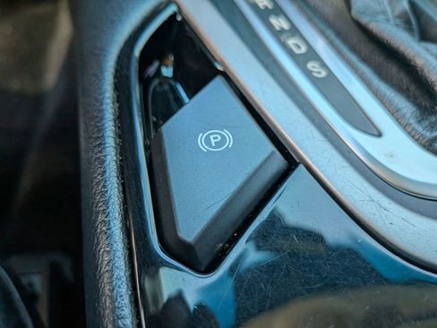 Used 2017 Ford Edge SEL w/ Equipment Group 201A image 18