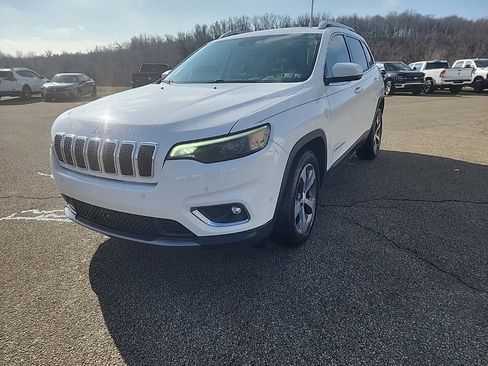 Used 2019 Jeep Cherokee Limited w/ Luxury Group image 2