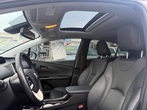 Used 2016 Toyota Prius Four Touring image 11
