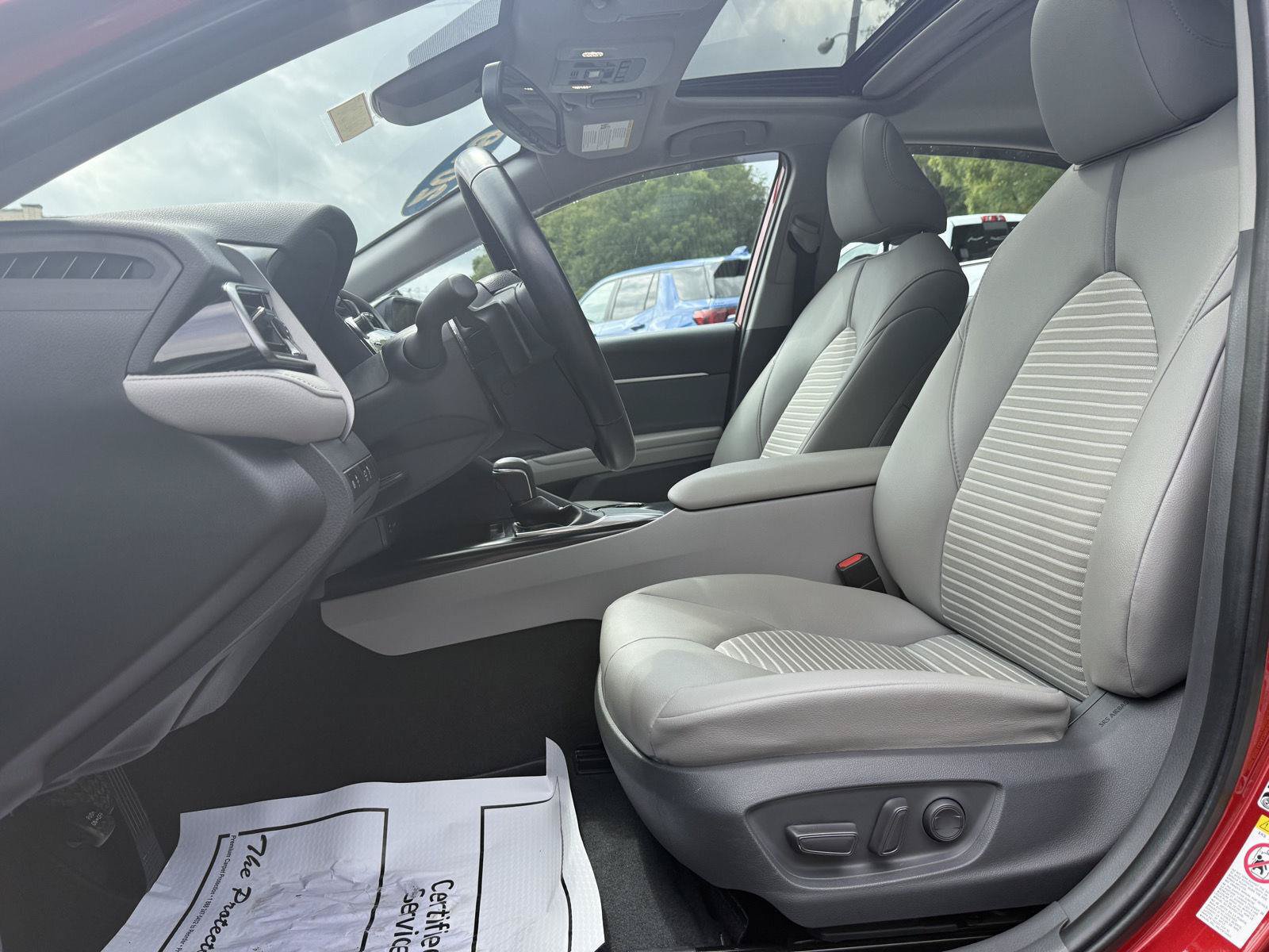 Used 2019 Toyota Camry SE w/ Audio Package FWD image 8