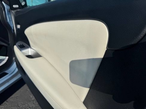 Used 2012 Chrysler 200 Limited image 7