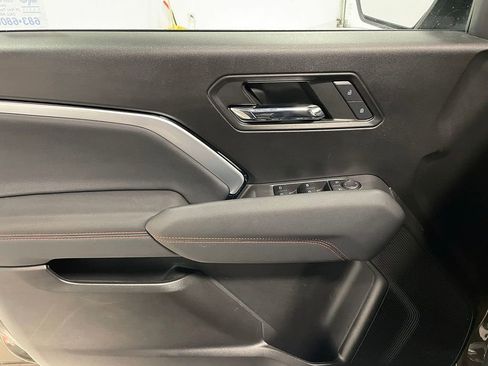 Used 2023 Chevrolet Colorado Z71 w/ Z71 Convenience Package 2 image 19