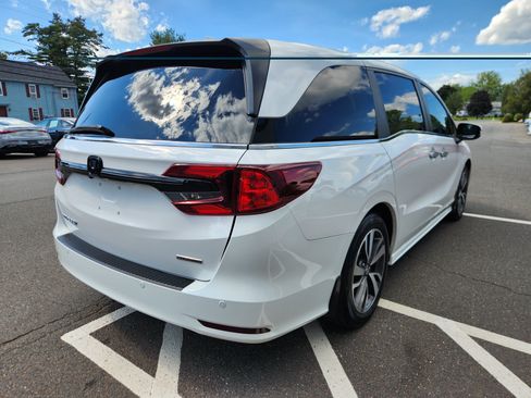 Used 2024 Honda Odyssey Touring image 8
