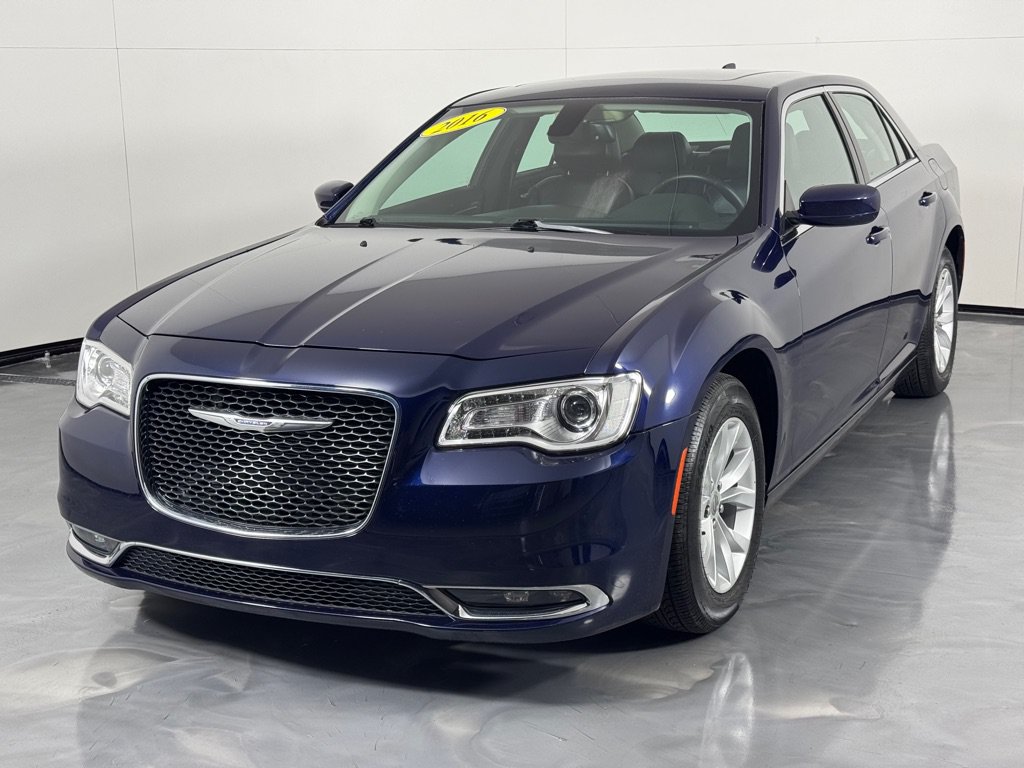 Used 2016 Chrysler 300 Limited RWD image 9