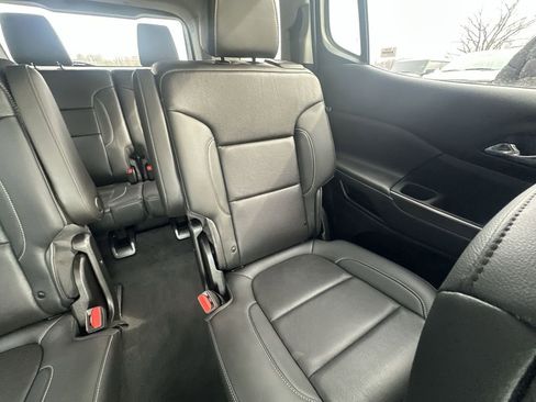 Used 2023 GMC Acadia SLT image 14