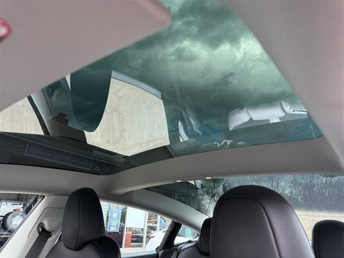 Used 2023 Tesla Model 3 Standard Range image 19