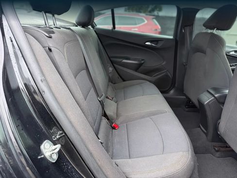 Used 2018 Chevrolet Cruze LS FWD image 20